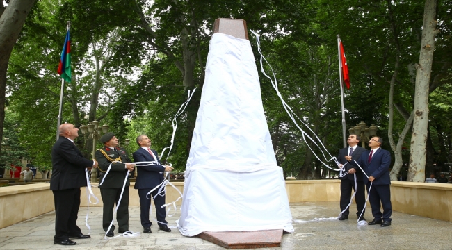 Kafkas İslam Ordusunun ilk şehitleri için Gence'de yapılan anıt açıldı