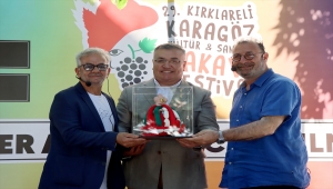 Karagöz'ün başlığı, oyuncu Zafer Algöz'e verildi