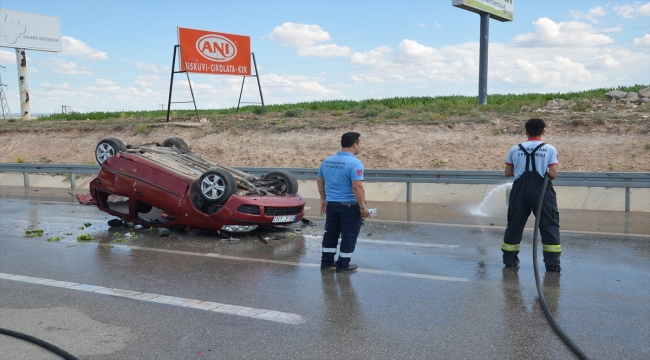 Karaman'da iki otomobilin çarpışması sonucu 4 kişi yaralandı
