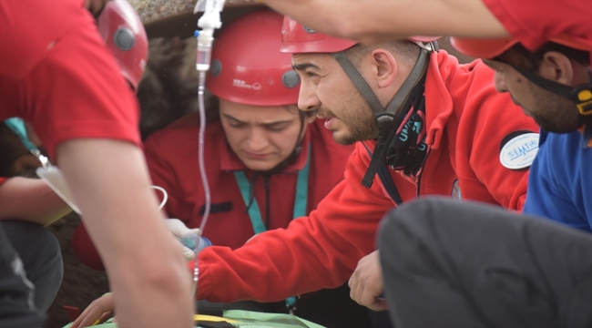 Kars'ta 6 ilden UMKE ekibin katılımıyla deprem tatbikatı yapıldı