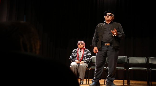Kastamonu'da görme engelliler tiyatro oyunu sahneledi