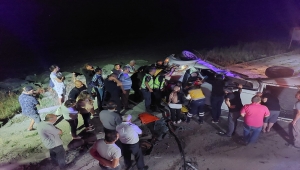 Kastamonu'da kamyonetle otomobil çarpıştı, 3 kişi yaralandı