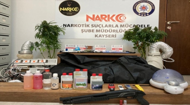 Kayseri'de evinde uyuşturucu imal edip ticaretini yapan zanlı yakalandı