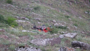 Kayseri'de evlilik yıl dönümünü vadide kutlayan çiftin iteklediği araç uçurumdan yuvarlandı