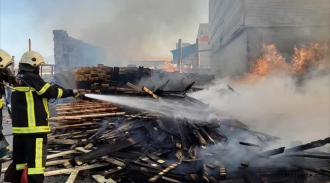 Kayseri'de kereste atölyesinin bahçesinde yangın çıktı