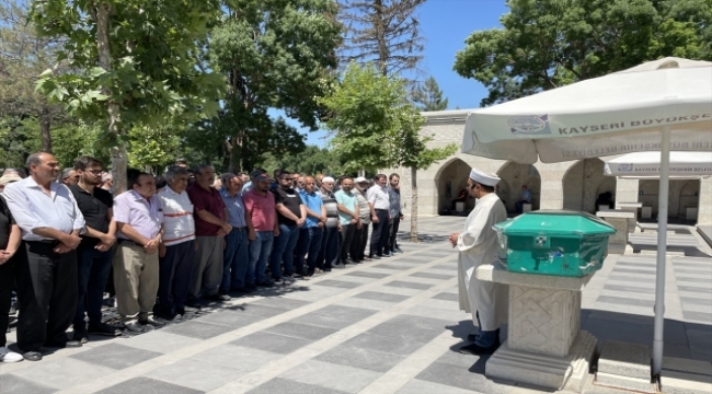 Kayseri'de Kızılırmak'ta boğulan kişinin cenazesi toprağa verildi