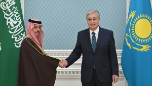 Kazakistan Cumhurbaşkanı Tokayev, Suudi Arabistan Dışişleri Bakanı Ferhan'ı kabul etti