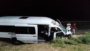 Kırklareli'nde beton mikseri ile midibüsün çarpıştığı kazada 13 kişi yaralandı