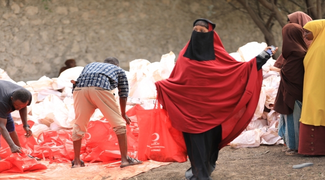 Kızılaydan Somali'de binlerce aileye gıda yardımı