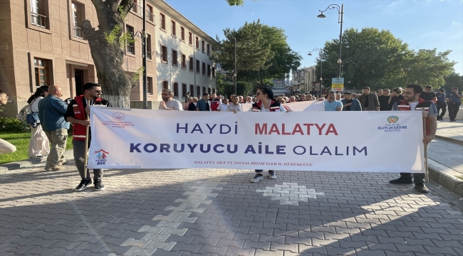 Malatya'da Koruyucu Aile Günü yürüyüşü düzenlendi