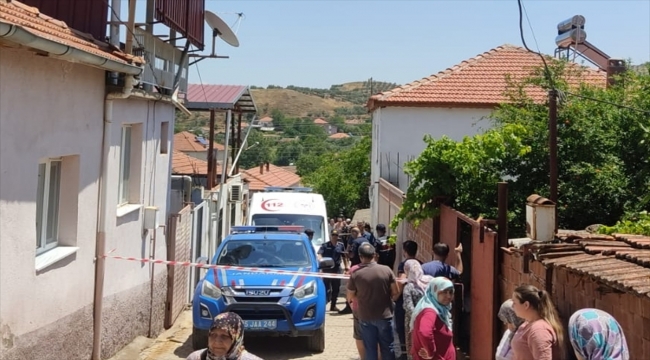 Manisa'da evli çift evlerinde bıçaklanarak öldürülmüş bulundu