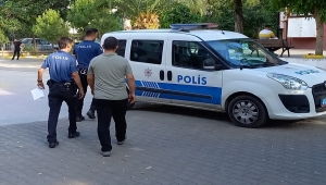 Manisa'da sürücü belgesi sınavına kopya düzeneğiyle girmeye çalışan kişi yakalandı
