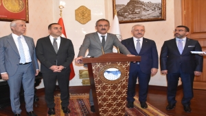 Milli Eğitim Bakanı Mahmut Özer, Kars Valiliğini ziyaret etti: