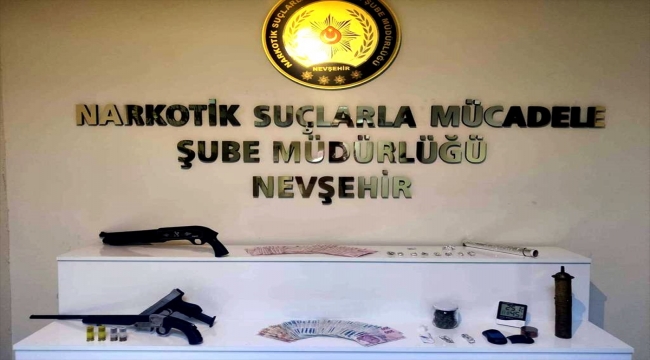Nevşehir'de uyuşturucu operasyonunda 25 zanlı yakalandı