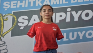 Paralimpik sporcu Sevilay Öztürk kayıp madalyalarına kavuştu