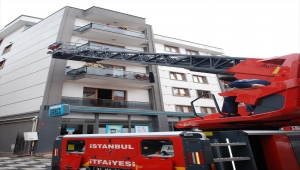 Pendik'te 5 katlı apartmanda çıkan yangın söndürüldü