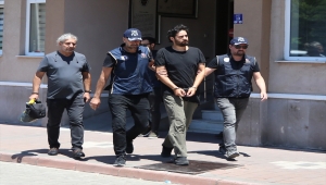 PKK'nın sözde üst düzey yöneticileriyle fotoğrafları olan şüpheli adliyeye sevk edildi