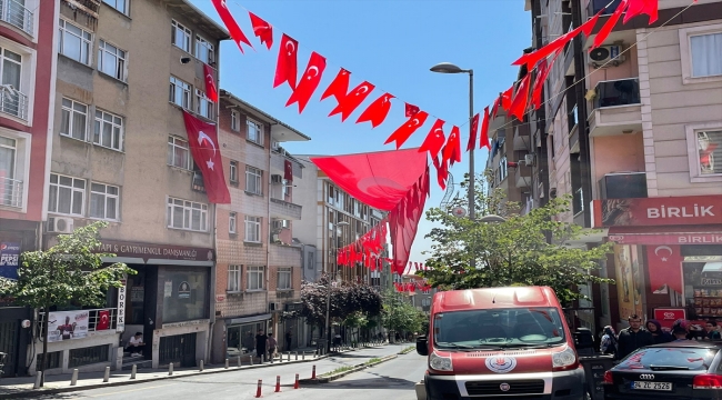 Şehit Piyade Uzman Çavuş Sercan Baş'ın baba evi bayraklarla donatıldı