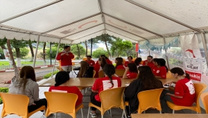 THF ile Kızılay iş birliğinde düzenlenen hentbol kampı, İstanbul'da başladı