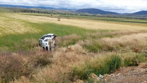 Tokat'ta devrilen hafif ticari araçtaki 5 kişi yaralandı