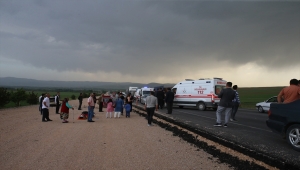 Tokat'ta iki otomobilin çarpıştığı kazada 10 kişi yaralandı