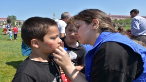 Trabzon'da öğrenciler "Geleneksel Çocuk Şenliği"nde oyunlar oynadı