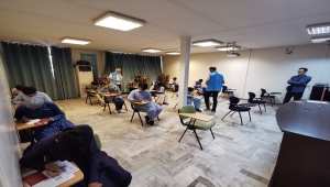 Türkiye'de okumak isteyen İranlı öğrenciler Tahran'da sınav heyecanı yaşadı