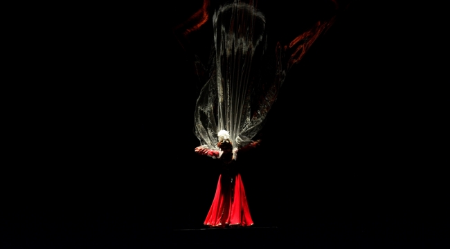 "Uluslararası Bursa Festivali"nde "Lazgi Ruhun ve Aşkın Dansı" gösterisi sahnelendi