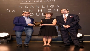 "Vehbi Koç Vakfı İnsanlığa Üstün Hizmet Ödülü"nün ilki BioNTech'in kurucuları Şahin ve Türeci'ye