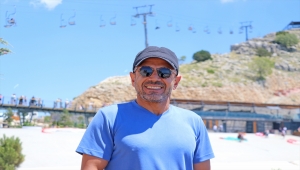 "Yarasa adam"ın dar mesafedeki iki direğin ortasından heyecanlı uçuşu