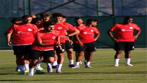 Antalyaspor'un Burdur kampı başladı 