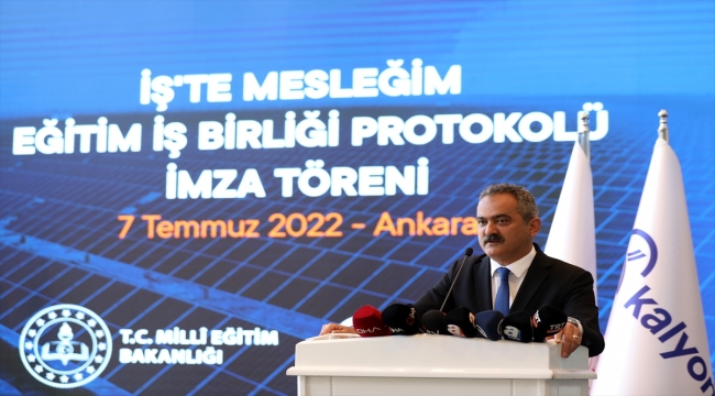 Bakan Özer, "İş'te Mesleğim Eğitim İş Birliği Protokolü İmza Töreni"nde konuştu: