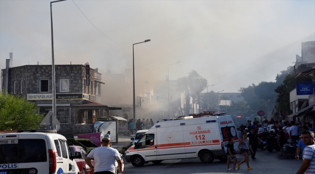 Bodrum'da çıkan yangında 3 iş yeri ile 2 ev zarar gördü 
