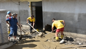 Bozkurt'ta selin izlerini silme çalışmaları devam ediyor