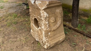 Eskişehir'de arkeolojik sit alanındaki tarlasını süren çiftçi tarihi eser buldu