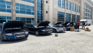 Kapıkule'de gümrük trafiğinden şüphelenilen otomobillerde 3 bin elektronik sigara ele geçirildi