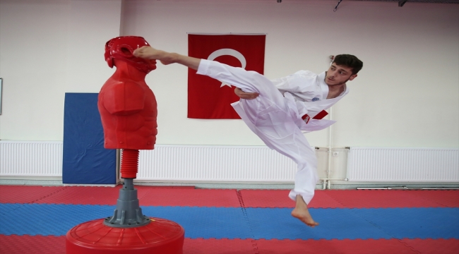 Karatede hayallerinin ötesine ulaşan Özdemir'in hedefi dünya ve olimpiyat şampiyonluğu
