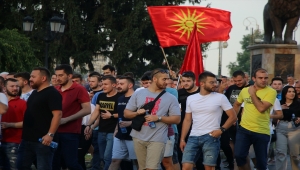 Kuzey Makedonya'da "Fransa'nın Avrupa entegrasyonu önerisi" protesto edildi