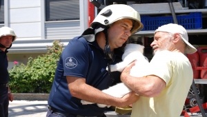 Maltepe'de 4 katlı binada çıkan yangın söndürüldü 