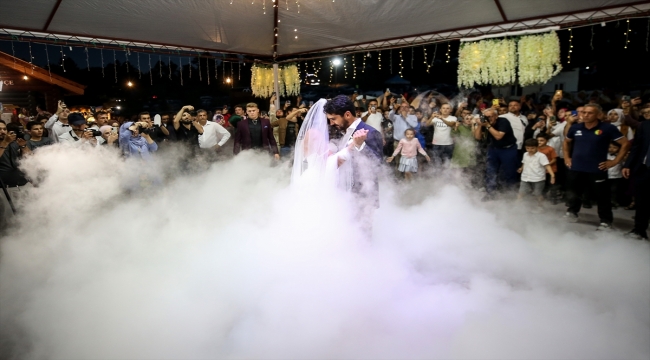 Manchester Cityli İlkay Gündoğan düğününü memleketi Dursunbey'de yaptı