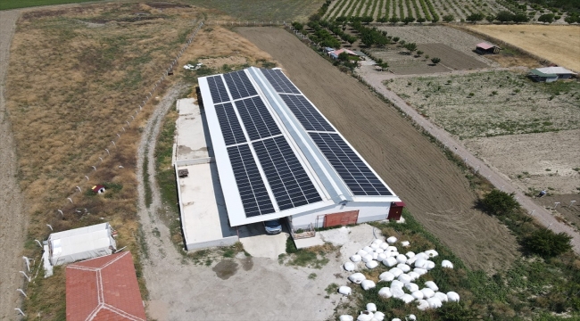 Mandırasının çatısını TKDK desteğiyle güneş enerji santraline dönüştürdü