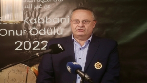 "Nizar Kabbani Nişanı", yazar Peren Birsaygılı Mut'a takdim edildi