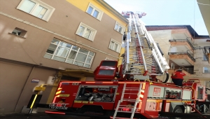 Ordu'da çıkan yangında 3 binanın çatısında hasar oluştu 