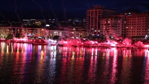 Samsunspor'un 57. kuruluş yıl dönümünü taraftarlar meşale gösterisiyle kutladı