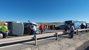 Sivas'ta trafik kazası: 3 yaralı